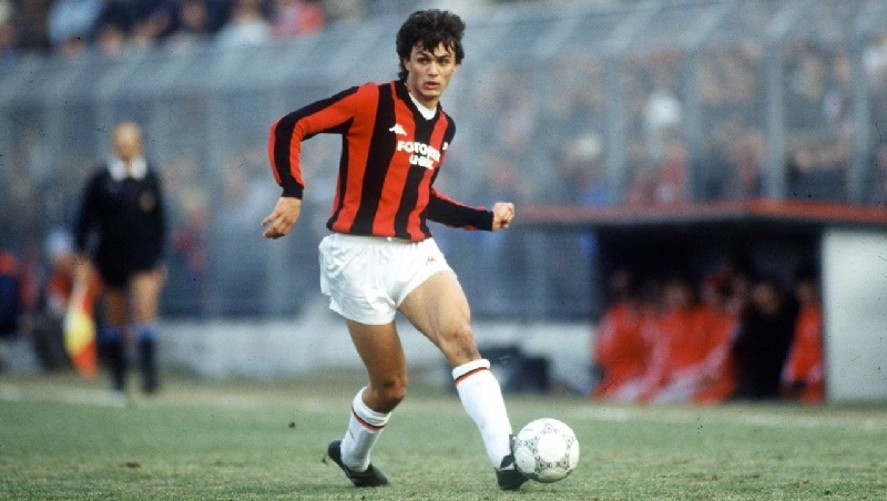 Hậu vệ nổi tiếng nhất Paolo Maldini 