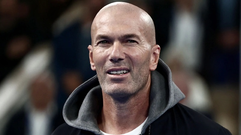 Tiền vệ xuất sắc nhất Zinedine Zidane